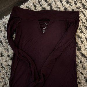 Off The Shoulder Long Sleeve American Eagle Top (Size XS)